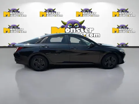 More photos of 2022 Hyundai Elantra SEL at Monster Motors - Knoxville, TN, TN