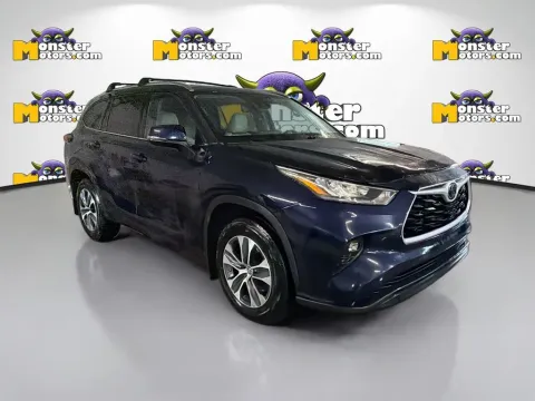 Another view of 2020 Toyota Highlander XLE for sale in Louisville, TN at Monster Motors - Knoxville, TN