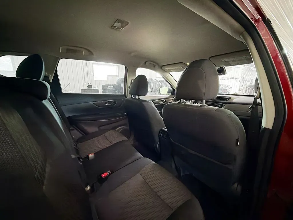 2019 Nissan Rogue SV - Photo 11