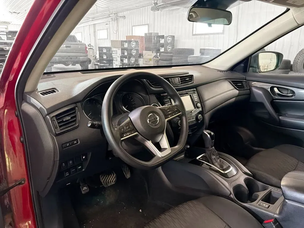 2019 Nissan Rogue SV - Photo 8
