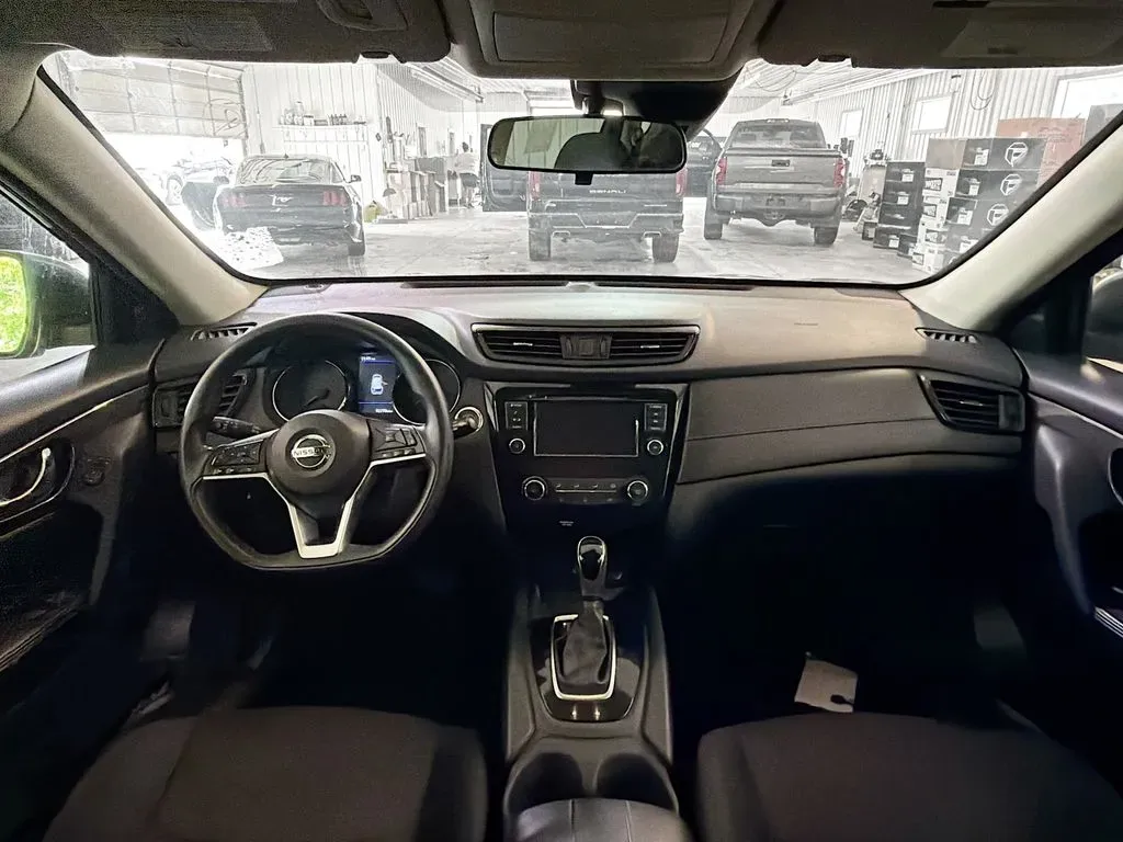2019 Nissan Rogue SV - Photo 10