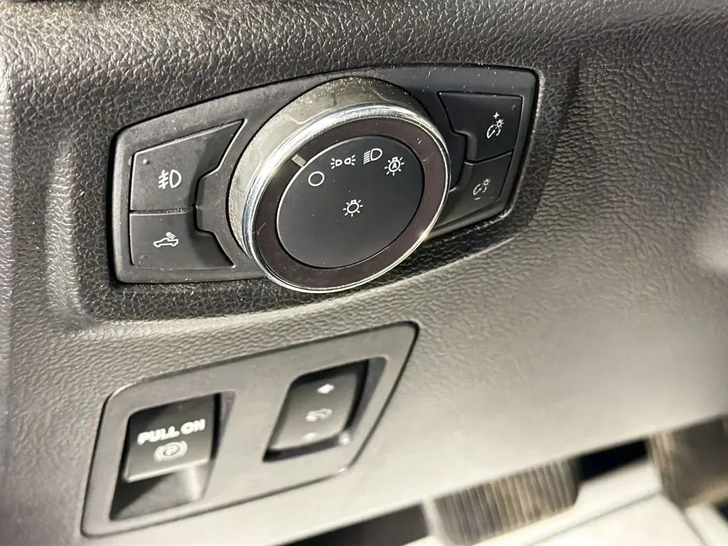2019 Ford F-150 Lariat - Photo 10