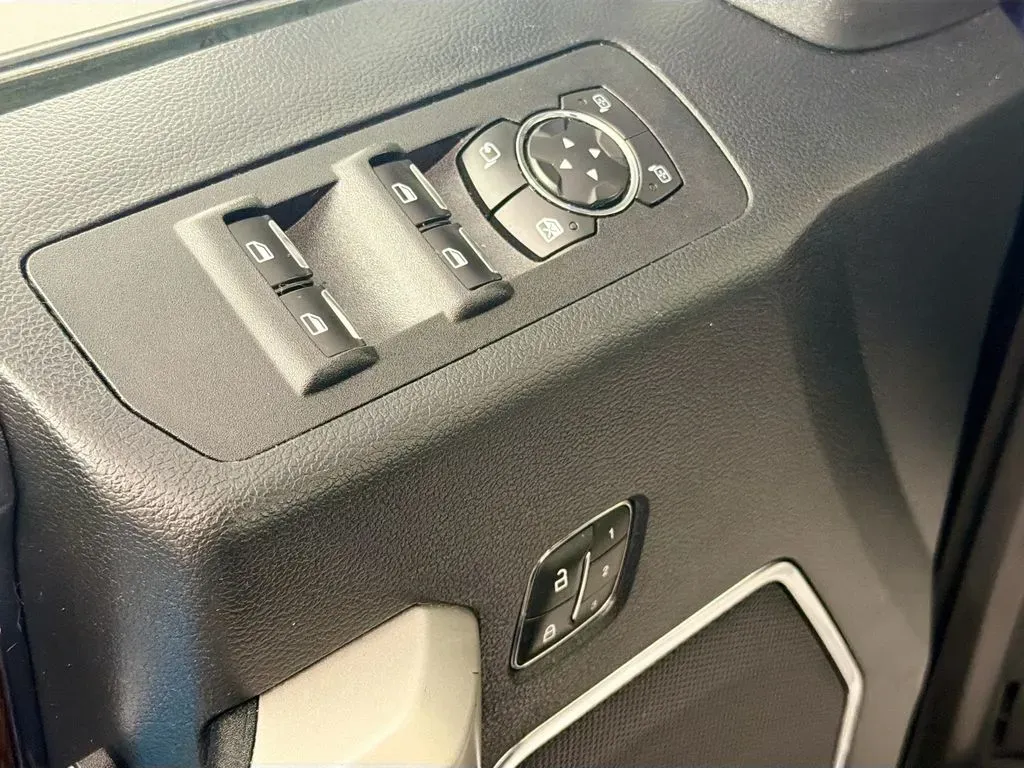 2019 Ford F-150 Lariat - Photo 18