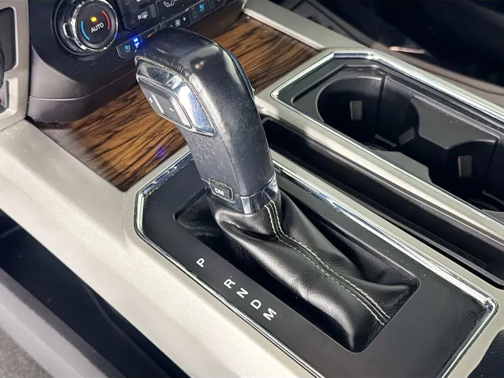 2019 Ford F-150 Lariat - Photo 17