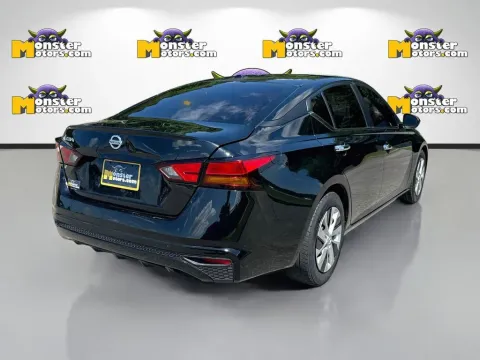 More photos of 2020 Nissan Altima 2.5 S at Monster Motors - Knoxville, TN, TN