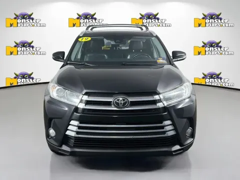 Photos of 2019 Toyota Highlander XLE for sale in Louisville, TN at Monster Motors - Knoxville, TN
