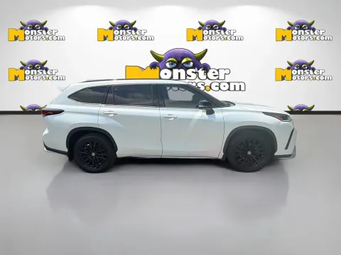 More photos of 2024 Toyota Highlander XSE at Monster Motors - Knoxville, TN, TN
