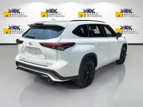 More photos of 2024 Toyota Highlander XSE at Monster Motors - Knoxville, TN, TN