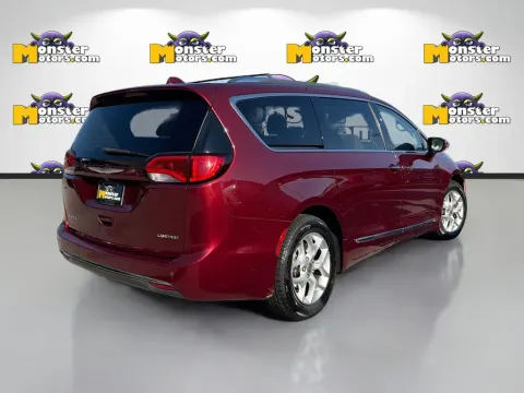 More photos of 2020 Chrysler Pacifica Limited at Monster Motors - Knoxville, TN, TN