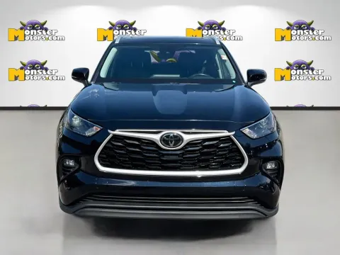 Photos of 2022 Toyota Highlander XLE for sale in Louisville, TN at Monster Motors - Knoxville, TN