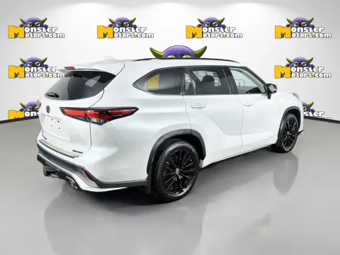 More photos of 2024 Toyota Highlander XSE at Monster Motors - Knoxville, TN, TN