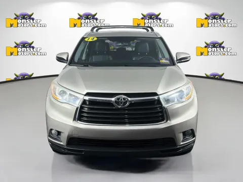 Photos of 2014 Toyota Highlander XLE V6 for sale in Louisville, TN at Monster Motors - Knoxville, TN