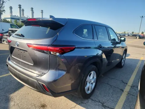 More photos of 2023 Toyota Highlander LE at Monster Motors - Knoxville, TN, TN