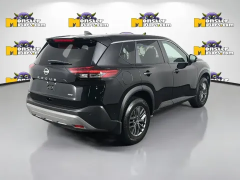 More photos of 2022 Nissan Rogue S at Monster Motors - Knoxville, TN, TN