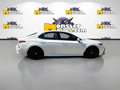 More photos of 2022 Toyota Camry Hybrid XSE at Monster Motors - Knoxville, TN, TN