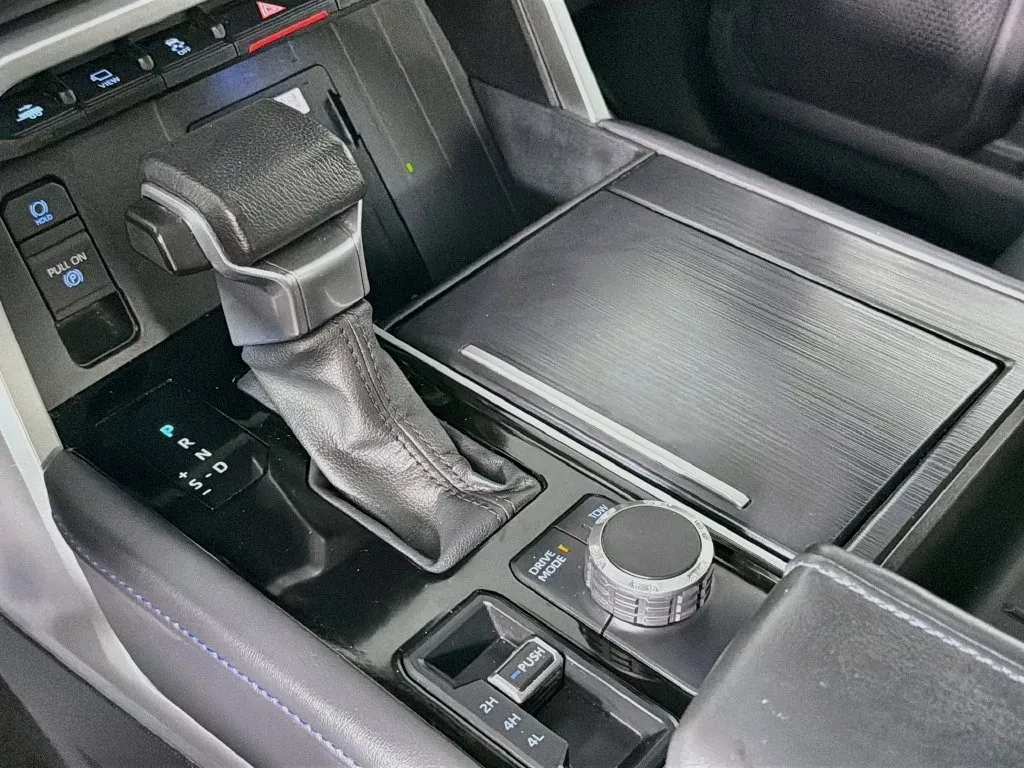 2024 Toyota Tundra Platinum - Photo 16