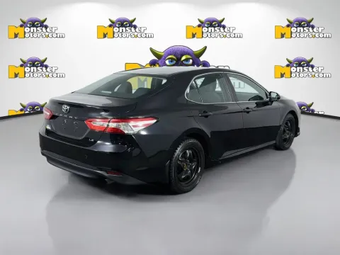 More photos of 2020 Toyota Camry LE at Monster Motors - Knoxville, TN, TN