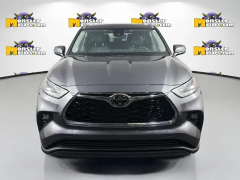 Photos of 2022 Toyota Highlander Limited for sale in Louisville, TN at Monster Motors - Knoxville, TN