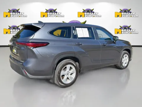 More photos of 2023 Toyota Highlander LE at Monster Motors - Knoxville, TN, TN