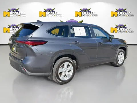 More photos of 2023 Toyota Highlander LE at Monster Motors - Knoxville, TN, TN
