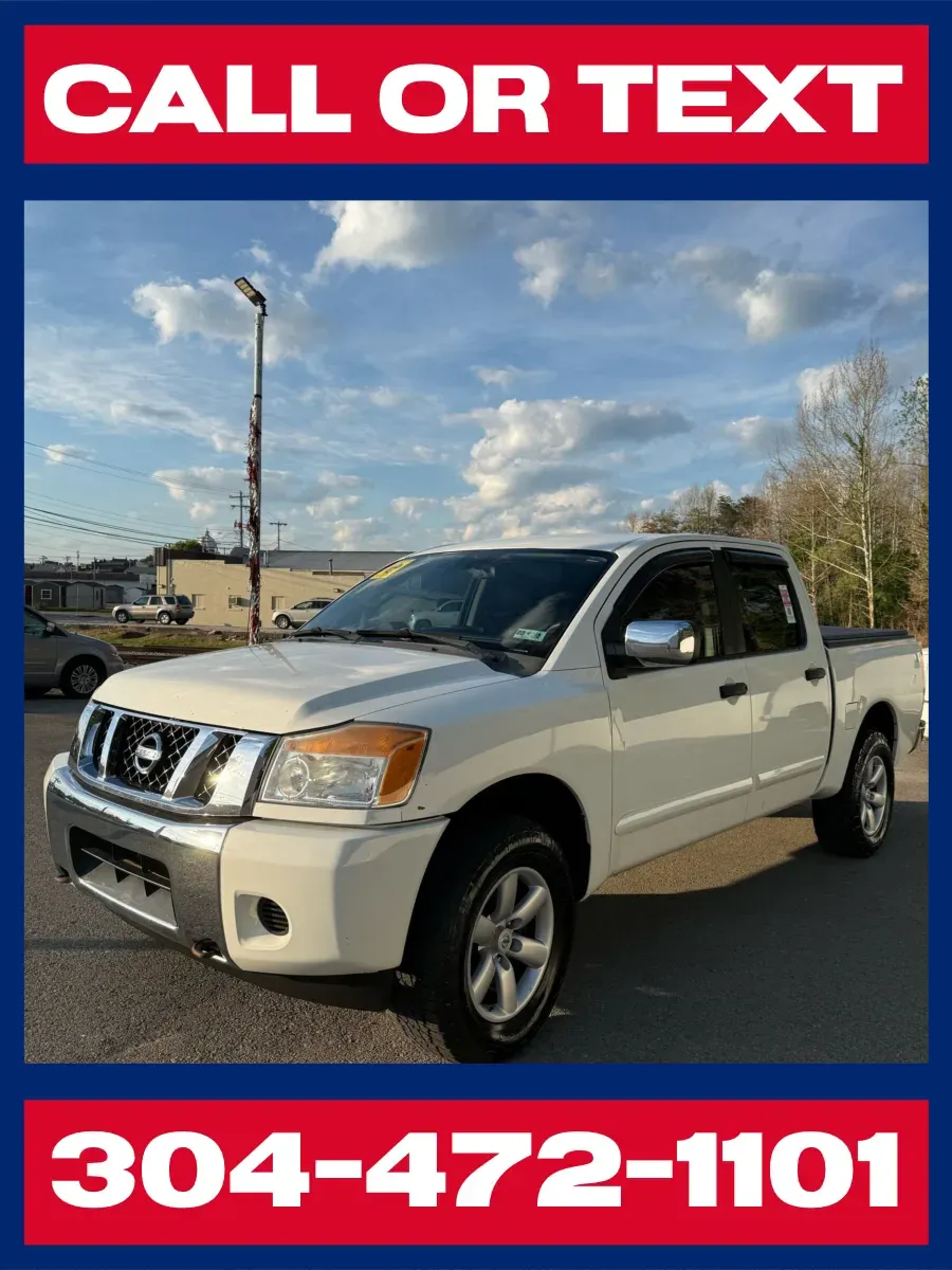 White 2013 Nissan Titan SV Crew Cab 4x4 for sale in Buckhannon, WV