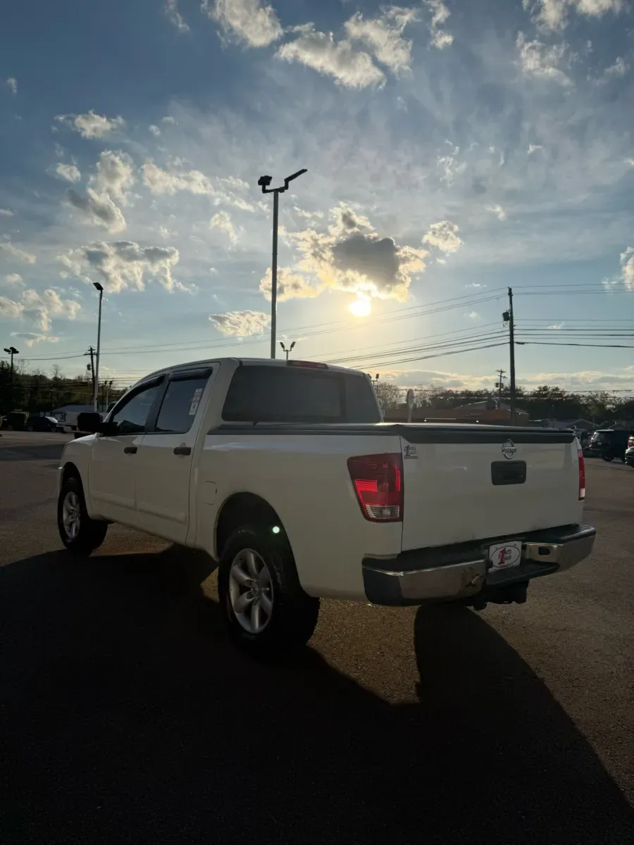 More photos of 2013 Nissan Titan SV Crew Cab 4x4 at Number One Auto Sales, WV