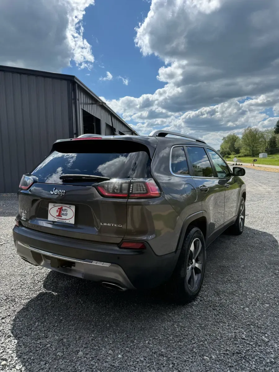 Another view of 2019 Jeep Cherokee Limited 4x4 for sale in Buckhannon, WV at Number One Auto Sales