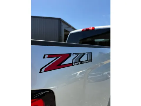 More photos of 2018 Chevrolet Silverado 1500 Z71 CREW CAB 4X4 at Number One Auto Sales, WV