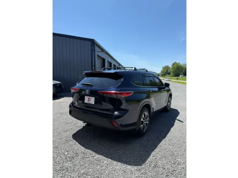 More photos of 2020 Toyota Highlander XLE AWD at Number One Auto Sales, WV
