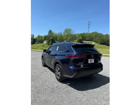 More photos of 2020 Toyota Highlander XLE AWD at Number One Auto Sales, WV
