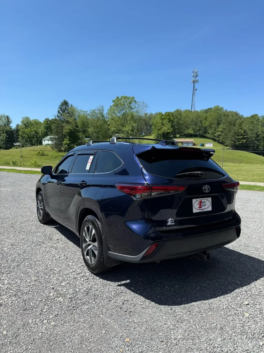 More photos of 2020 Toyota Highlander XLE AWD at Number One Auto Sales, WV