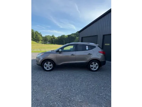 More photos of 2013 Hyundai Tucson GLS AWD at Number One Auto Sales, WV