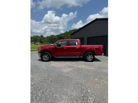 More photos of 2021 Ford F-150 XLT CREW CAB 4X4 at Number One Auto Sales, WV