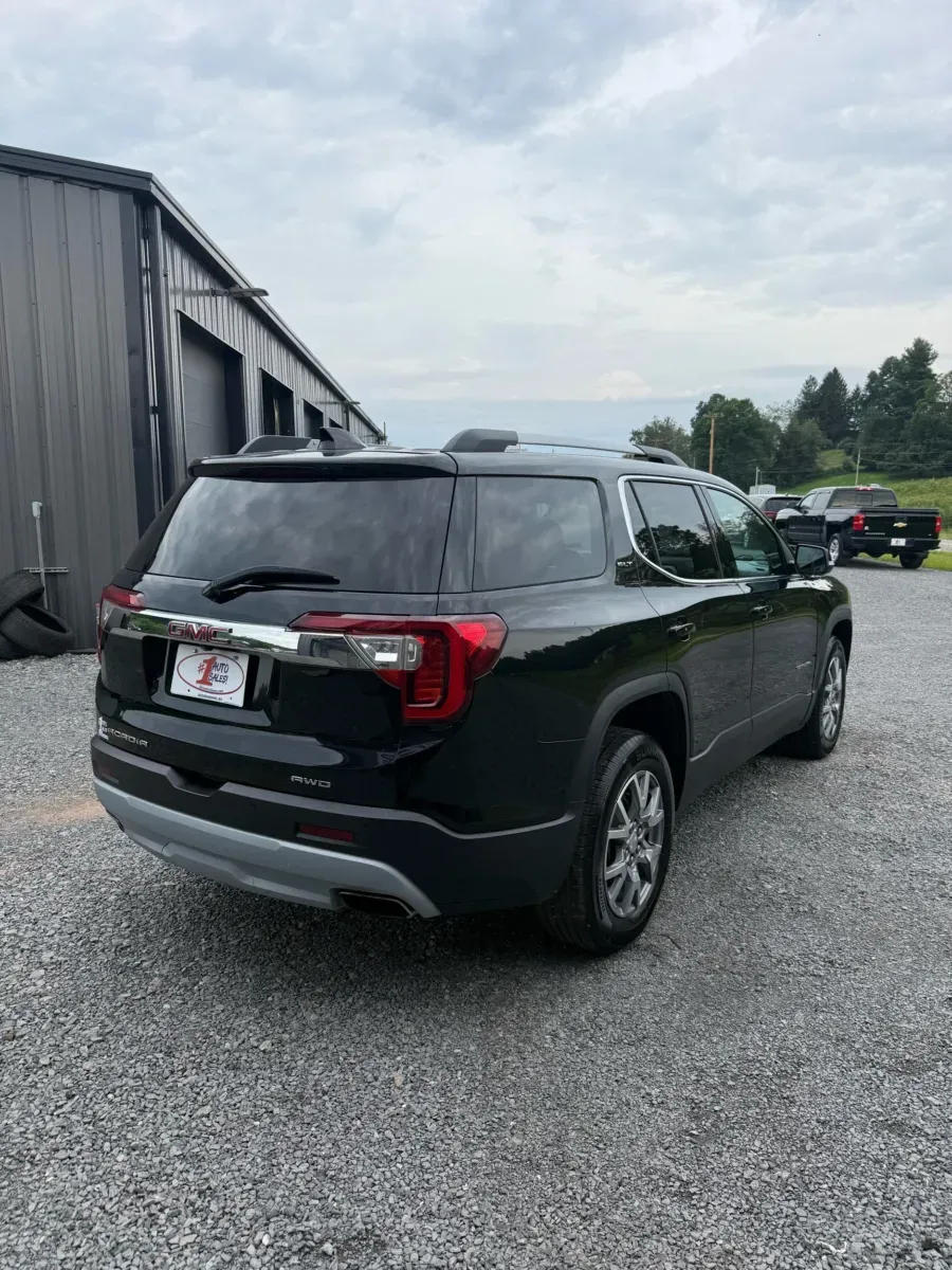 More photos of 2020 GMC Acadia AWD SLT at Number One Auto Sales, WV