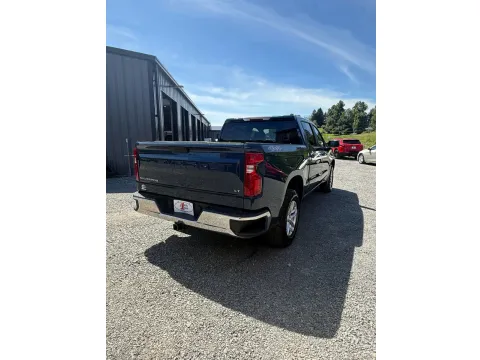 More photos of 2019 Chevrolet Silverado 1500 LT CREW CAB 4X4 at Number One Auto Sales, WV