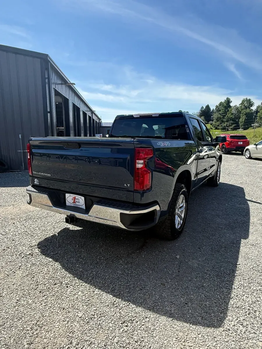 More photos of 2019 Chevrolet Silverado 1500 LT CREW CAB 4X4 at Number One Auto Sales, WV