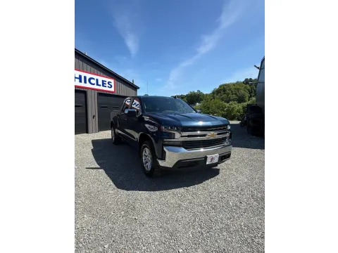 More photos of 2019 Chevrolet Silverado 1500 LT CREW CAB 4X4 at Number One Auto Sales, WV
