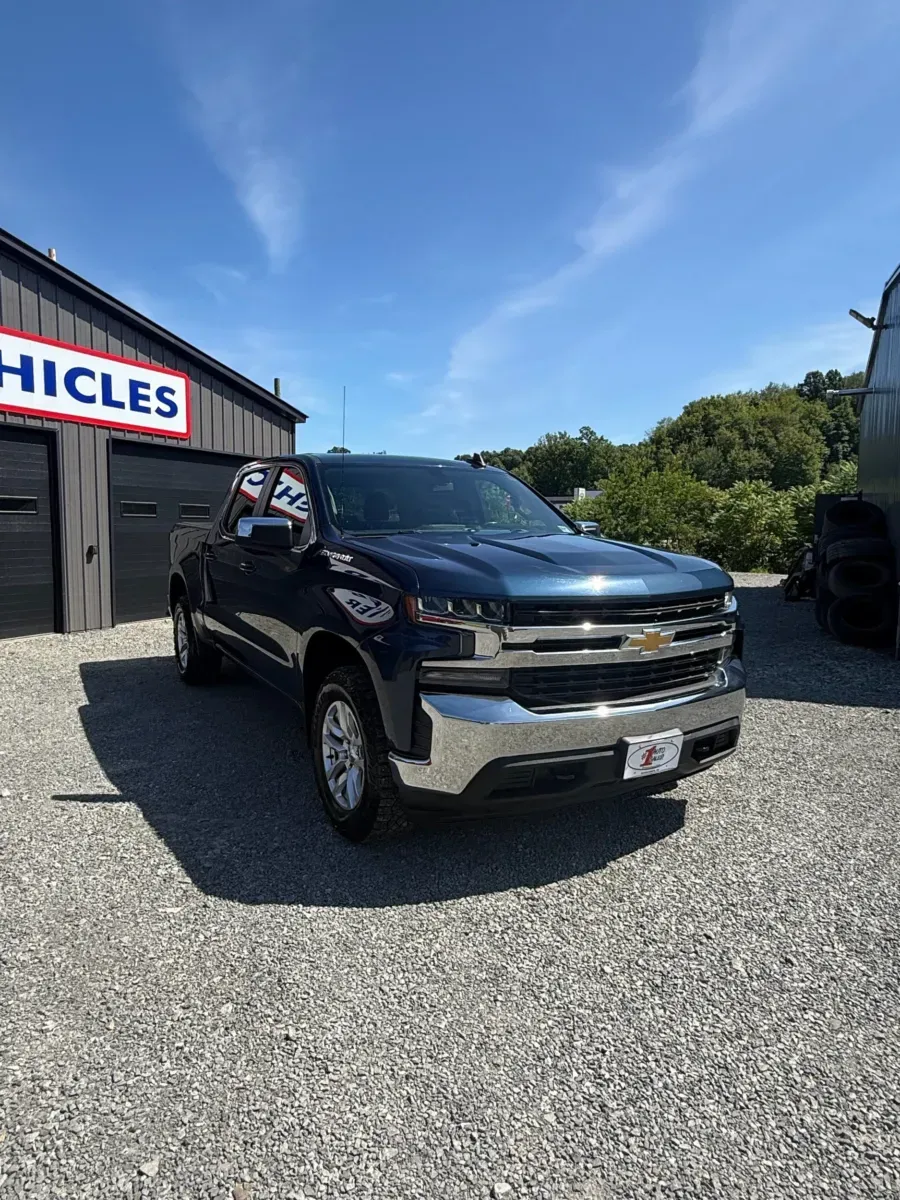 More photos of 2019 Chevrolet Silverado 1500 LT CREW CAB 4X4 at Number One Auto Sales, WV