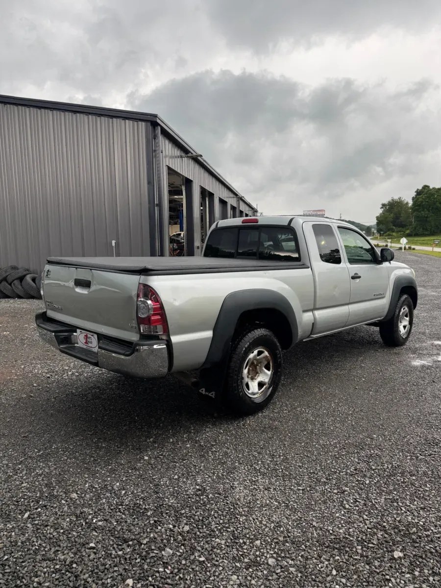 More photos of 2007 Toyota Tacoma V6 Ext. Cab 4x4 at Number One Auto Sales, WV