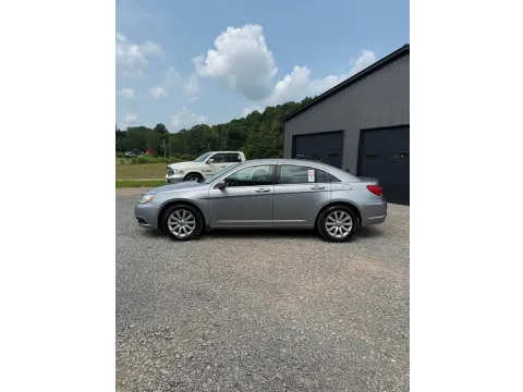 More photos of 2013 Chrysler 200 Touring at Number One Auto Sales, WV