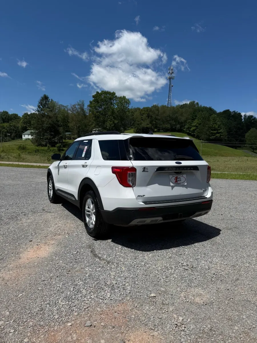 More photos of 2022 Ford Explorer XLT 4WD at Number One Auto Sales, WV