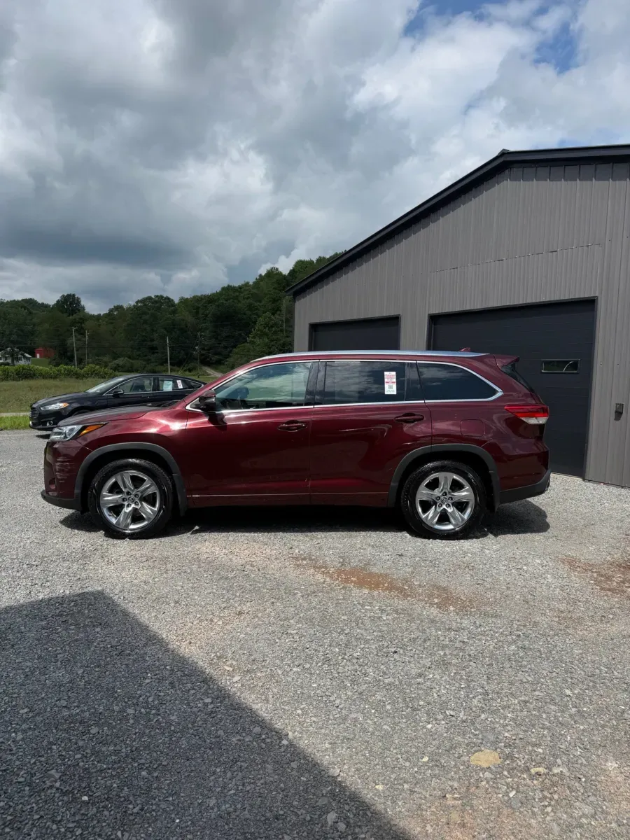More photos of 2019 Toyota Highlander Limited AWD at Number One Auto Sales, WV