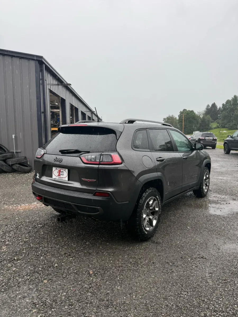 More photos of 2019 Jeep Cherokee Trailhawk 4x4 at Number One Auto Sales, WV