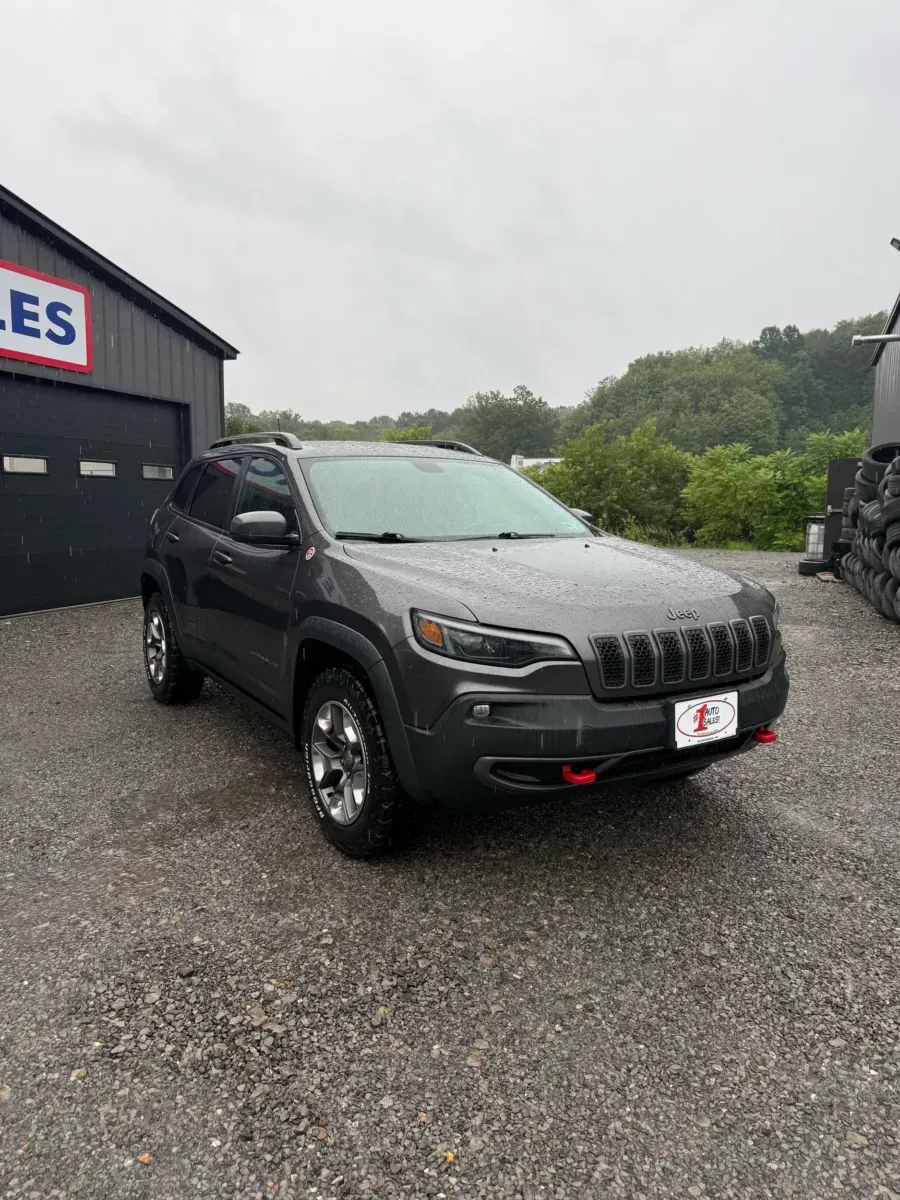 Photos of 2019 Jeep Cherokee Trailhawk 4x4 for sale in Buckhannon, WV at Number One Auto Sales