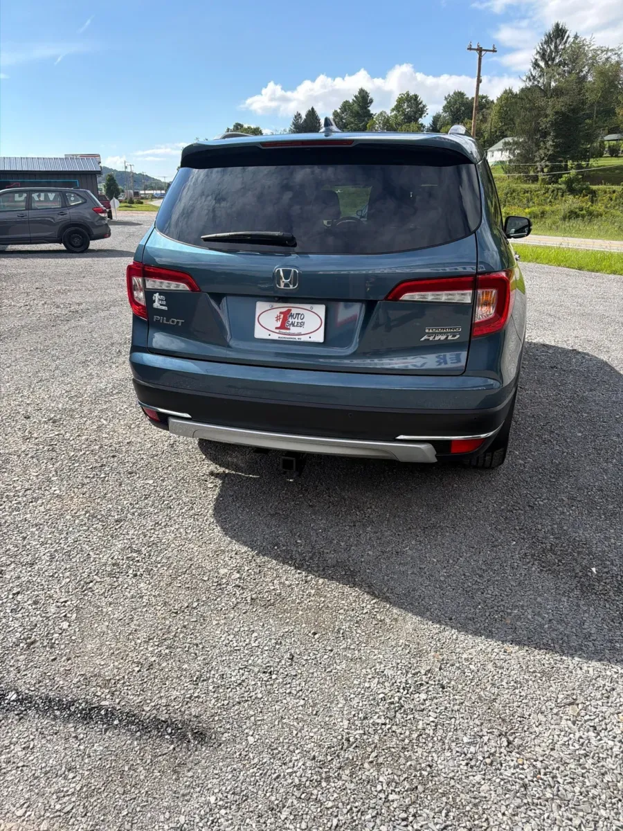 More photos of 2019 Honda Pilot Touring 4WD at Number One Auto Sales, WV