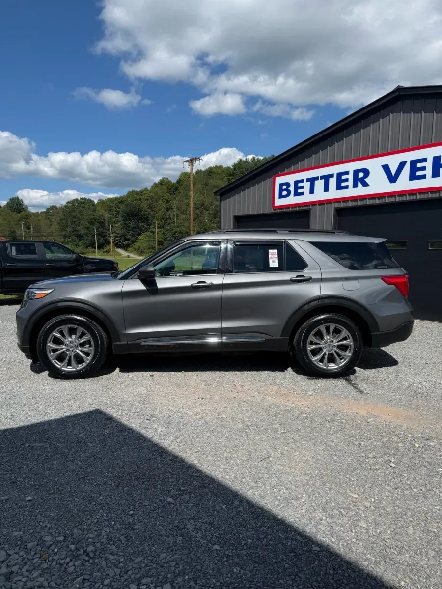 More photos of 2022 Ford Explorer XLT 4WD at Number One Auto Sales, WV