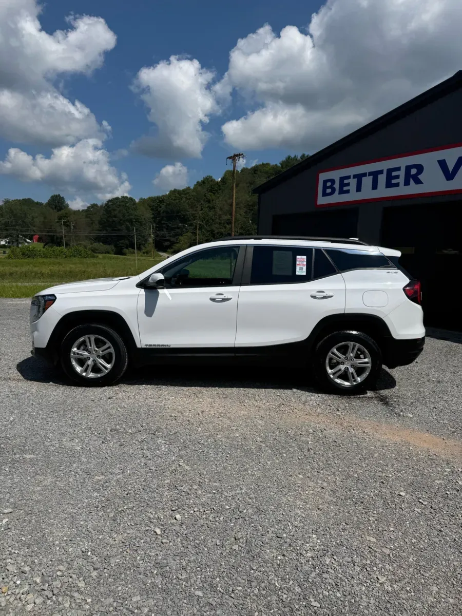 More photos of 2022 GMC Terrain AWD SLE at Number One Auto Sales, WV