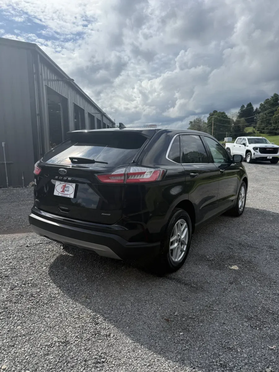 More photos of 2022 Ford Edge SEL AWD at Number One Auto Sales, WV