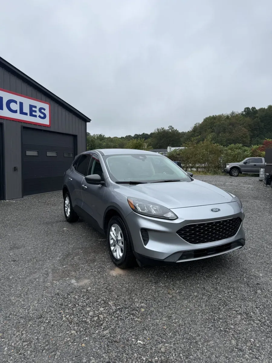 Photos of 2022 Ford Escape SE AWD for sale in Buckhannon, WV at Number One Auto Sales
