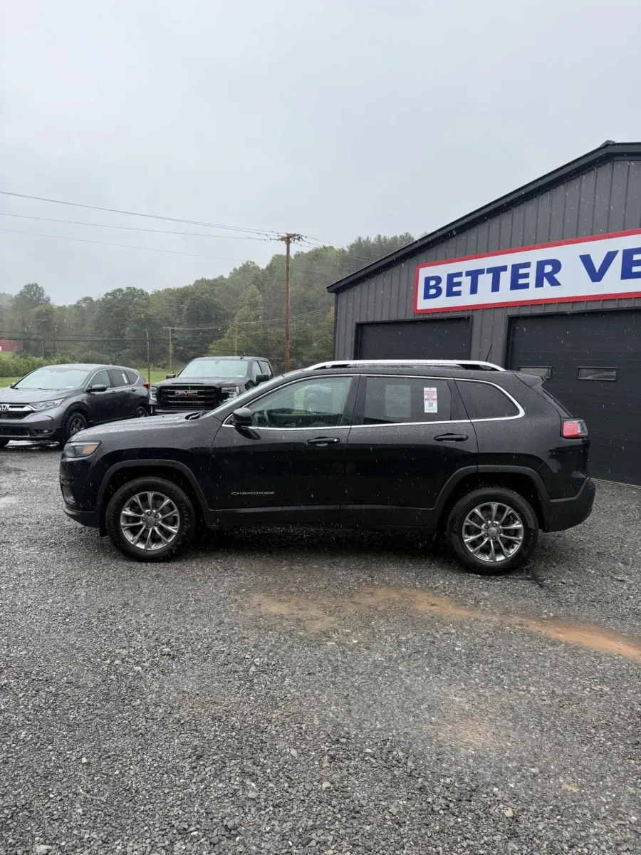 More photos of 2020 Jeep Cherokee Latitude Plus 4x4 at Number One Auto Sales, WV